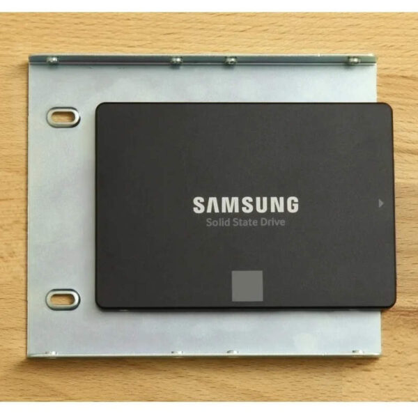 Kit de montaje para SSD 2.5'' a bahía de 3.5'' - ejemplo en uso