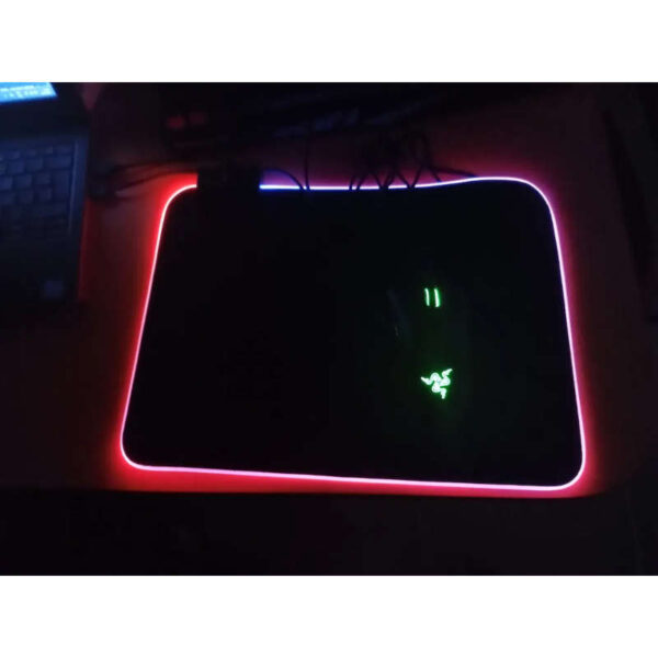 Mouse pad gamer Mars Gaming MMPRGBL RGB - encendido en la oscuridad 2
