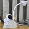 Velador infantil LED astronauta sobre luna - blanco Velador infantil LED astronauta sobre luna - blanco