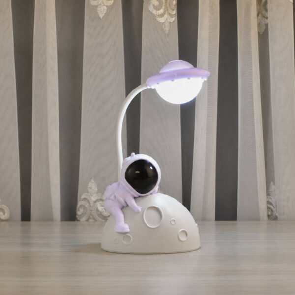 Velador infantil LED astronauta sobre luna - nave encendida Velador infantil LED astronauta sobre luna - nave encendida